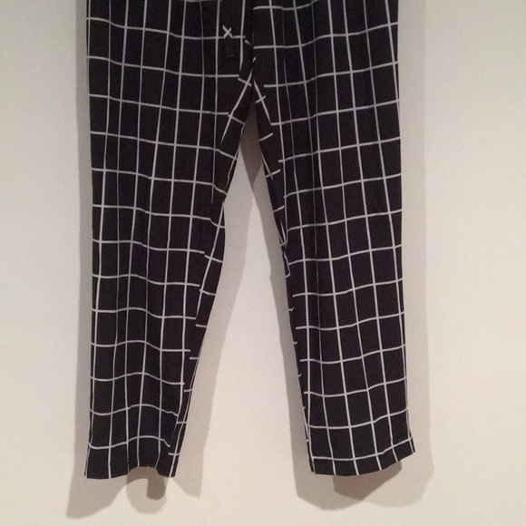 Grid Printed Pants - Picture 2 of 3